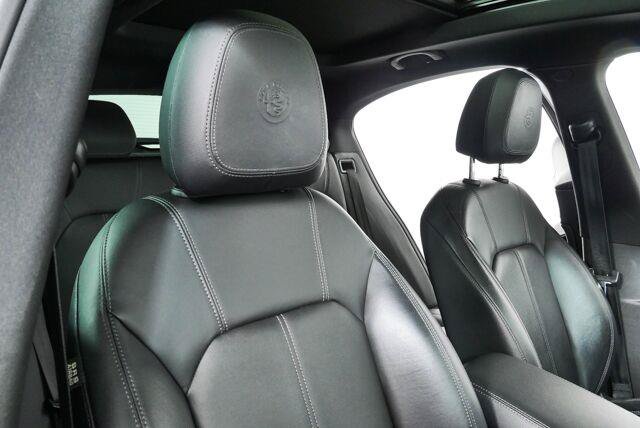 Used 2022 Alfa Romeo Stelvio Sprint AWD/4WD image 22