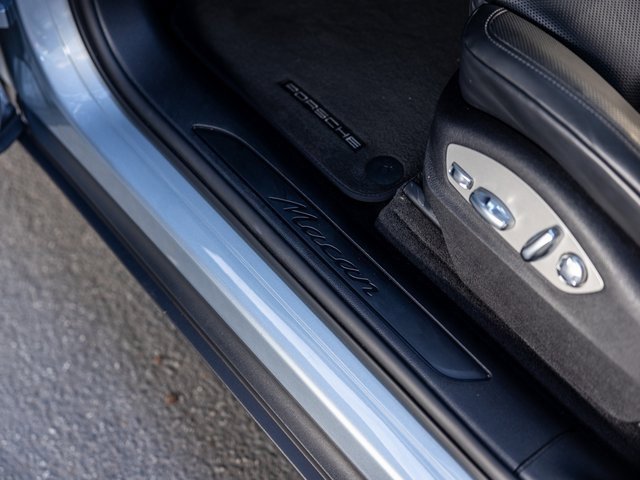Certified 2025 Porsche Macan image 27