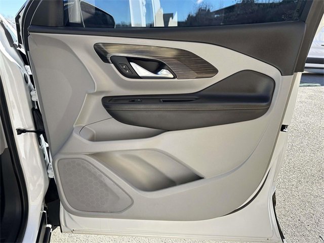 Used 2021 GMC Terrain SLT w/ LPO, Bright Accent Package image 25