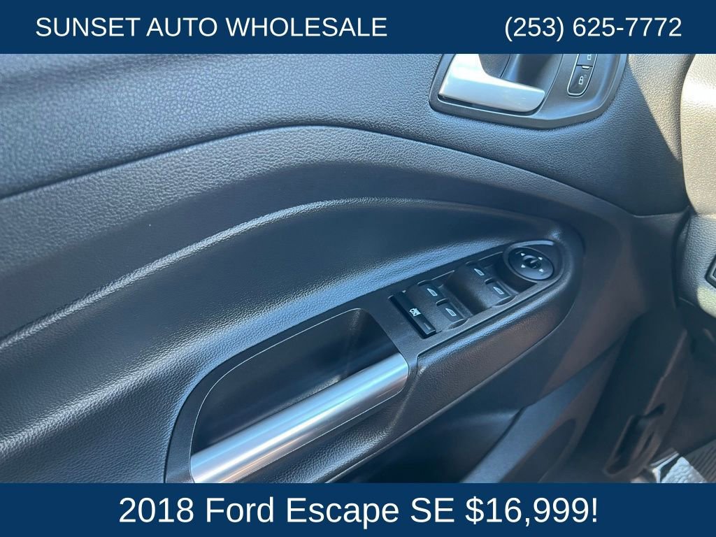 Used 2018 Ford Escape SE w/ SE Sync 3 Package image 27