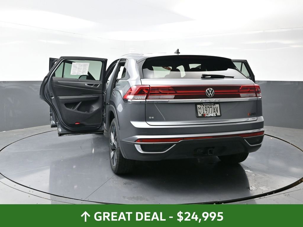 Used 2024 Volkswagen Atlas Cross Sport SE image 60