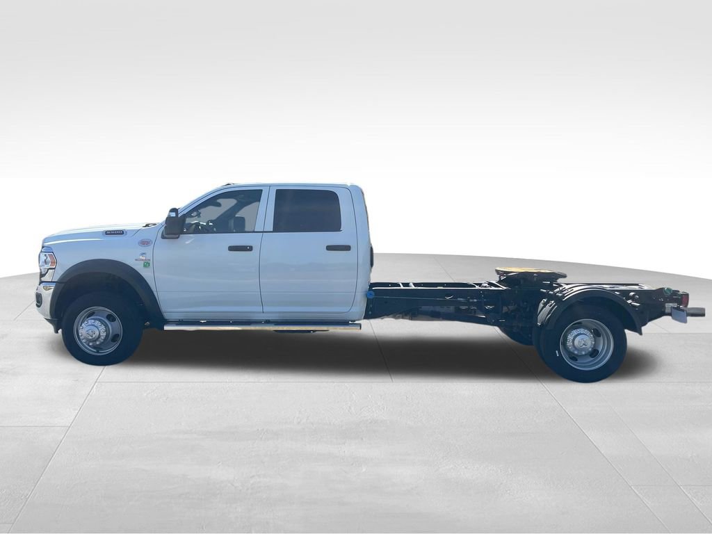 Used 2024 RAM 5500 Tradesman w/ Chrome Appearance Group image 8