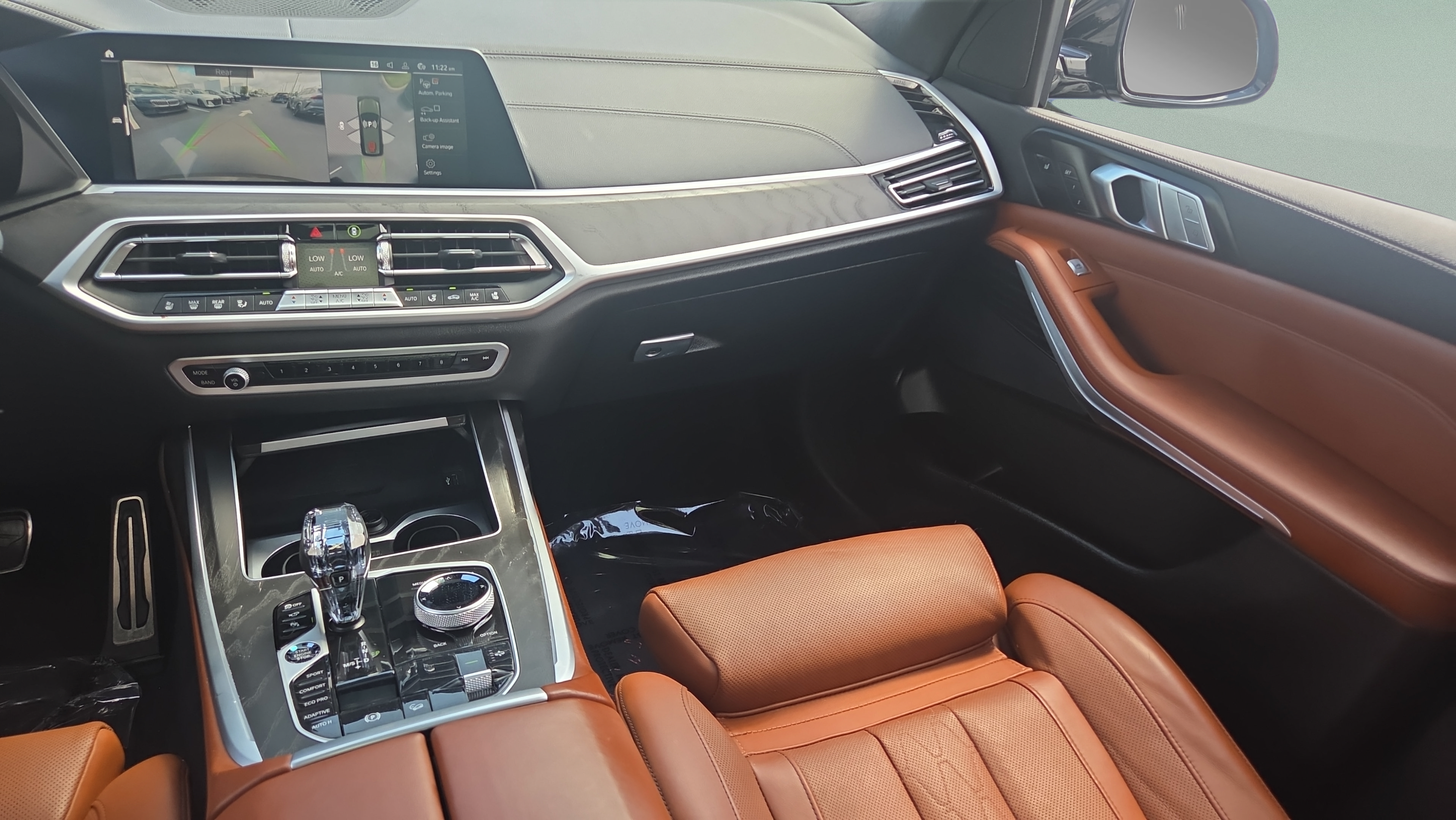 Used 2022 BMW X7 xDrive40i w/ M Sport Package AWD/4WD image 14