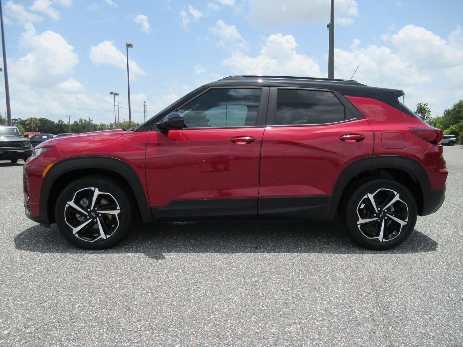 Used 2021 Chevrolet TrailBlazer RS w/ Technology Package FWD image 4
