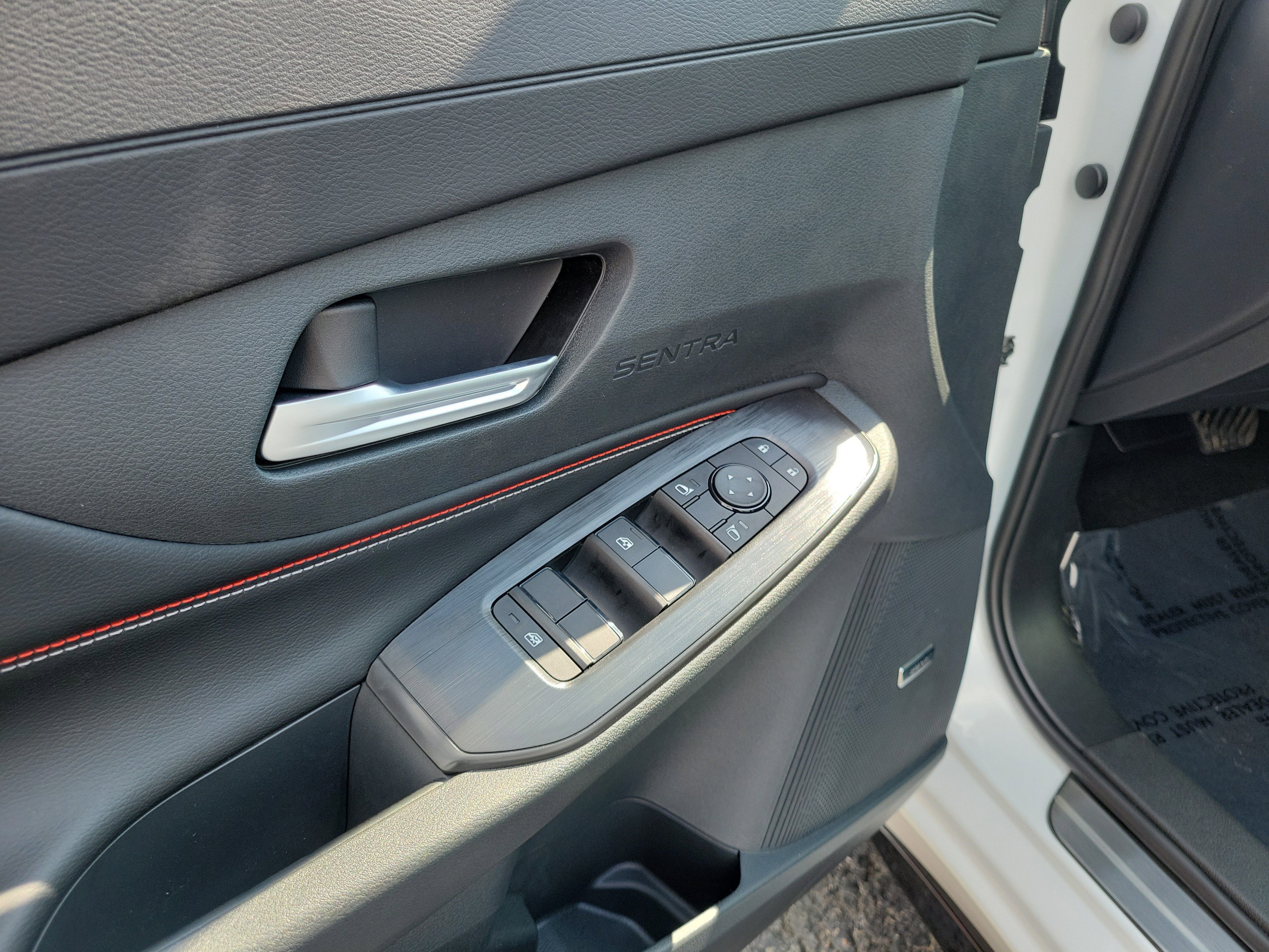 New 2026 Nissan Sentra SR w/ SR Premium Package FWD image 18