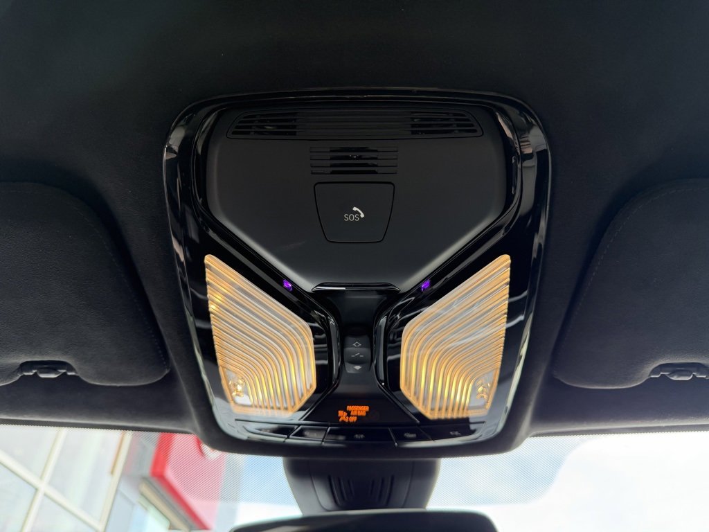 Used 2021 BMW X7 xDrive40i w/ M Sport Package image 29