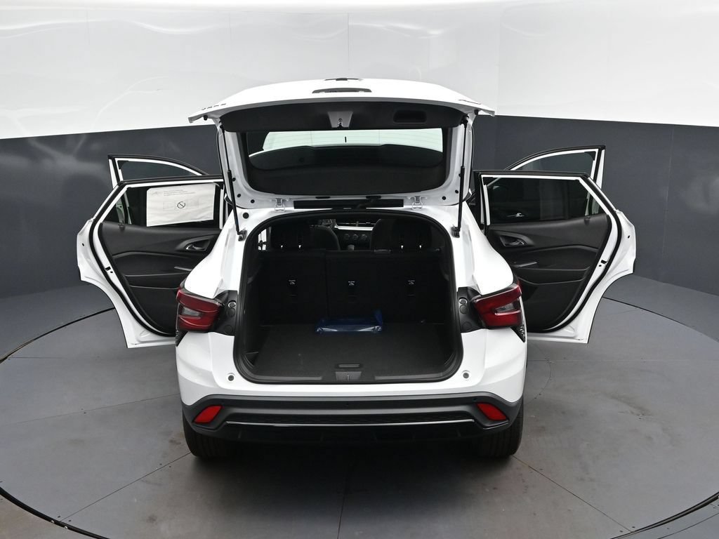 New 2026 Chevrolet Trax RS w/ Sunroof Package FWD image 48