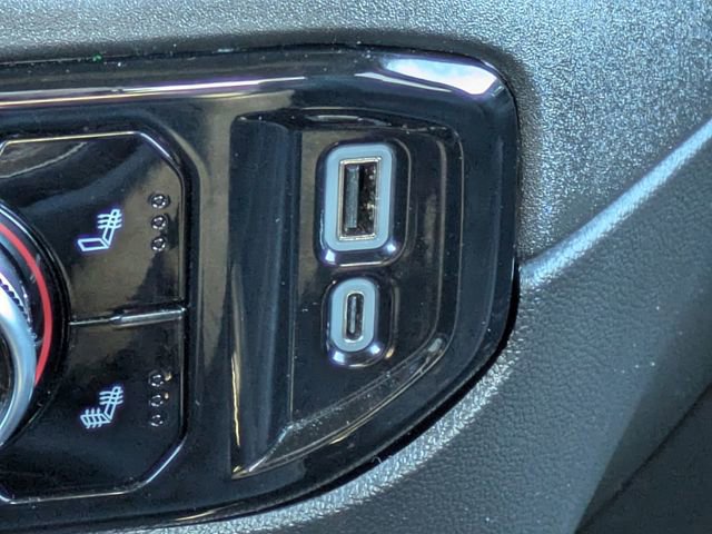 Used 2025 GMC Sierra 1500 SLT image 25