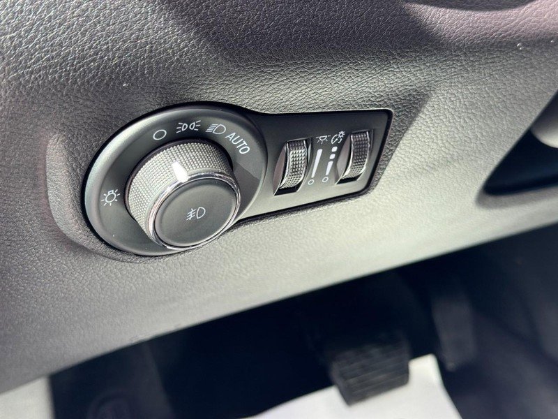 Used 2023 Jeep Compass Trailhawk image 16