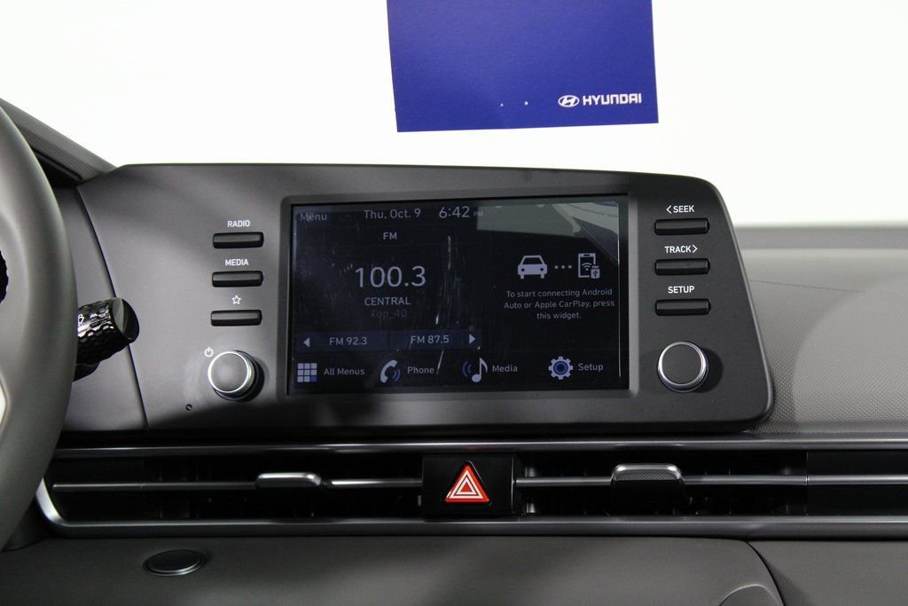 Certified 2025 Hyundai Elantra Sport image 7