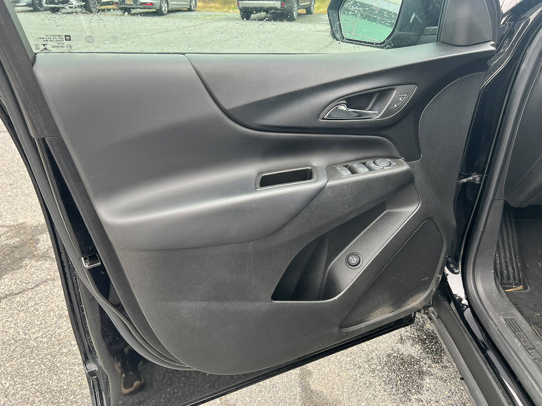 Used 2022 Chevrolet Equinox LT image 11