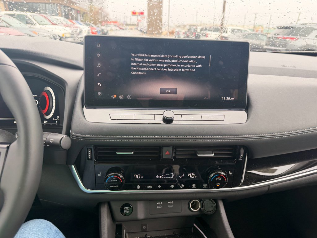 Used 2025 Nissan Rogue SL image 11