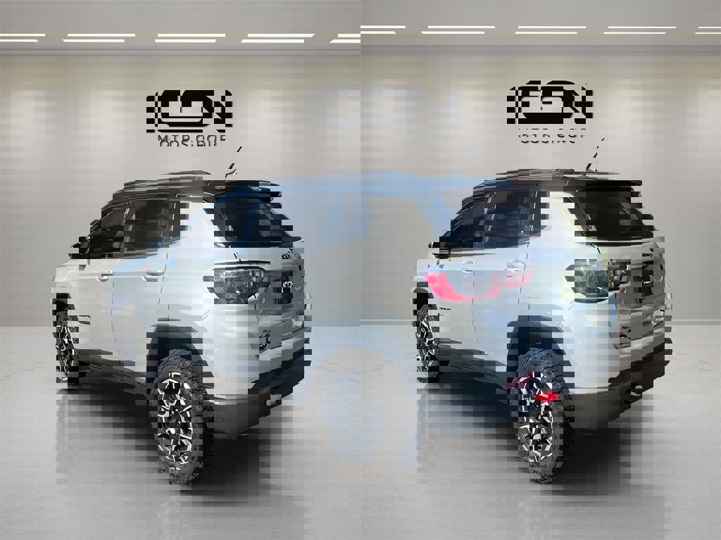 Used 2024 Jeep Compass Trailhawk image 6