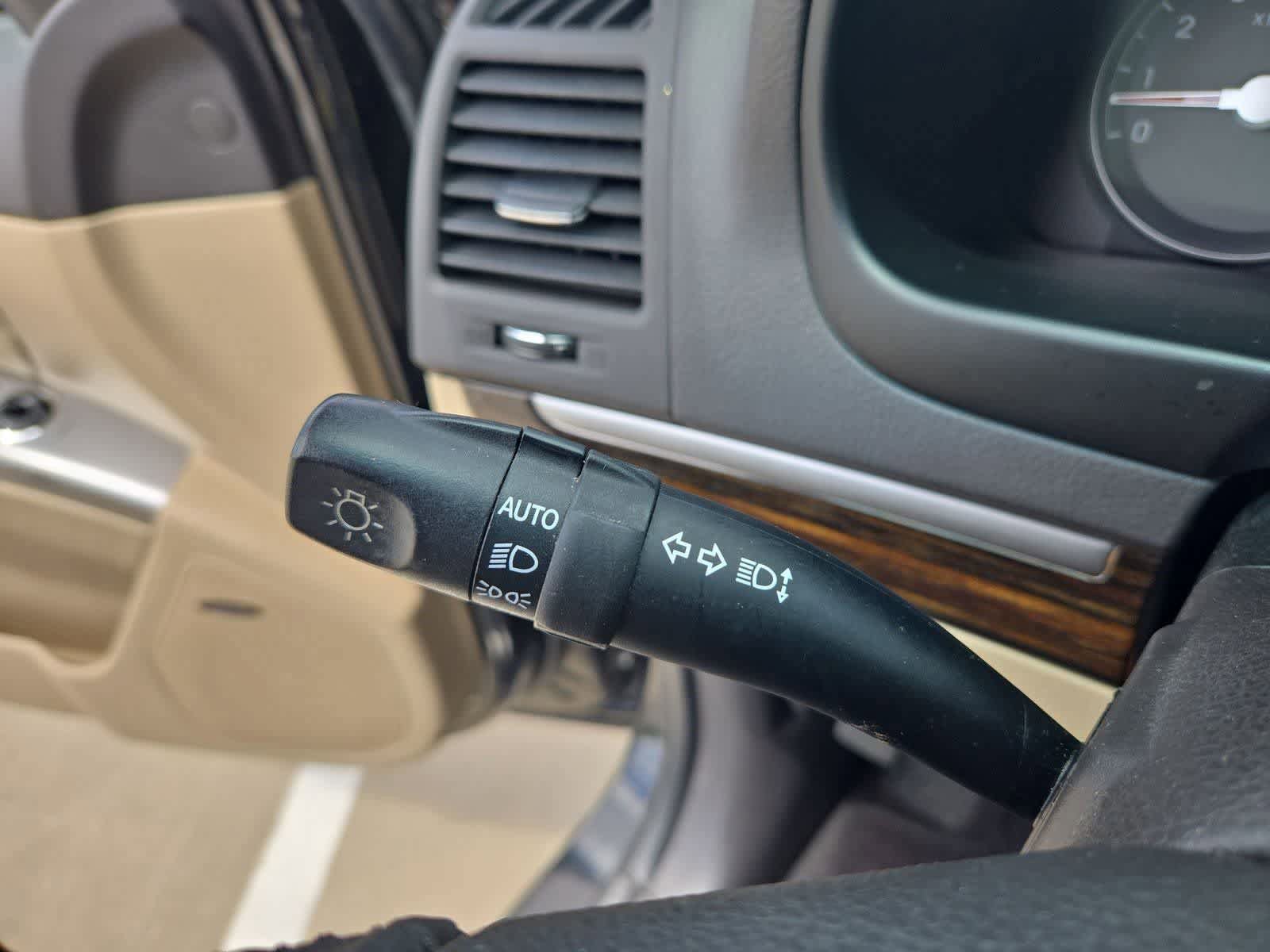 Used 2012 Hyundai Santa Fe Limited FWD image 27