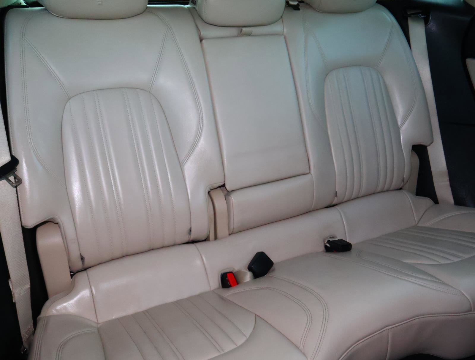 Used 2017 Maserati Levante image 18