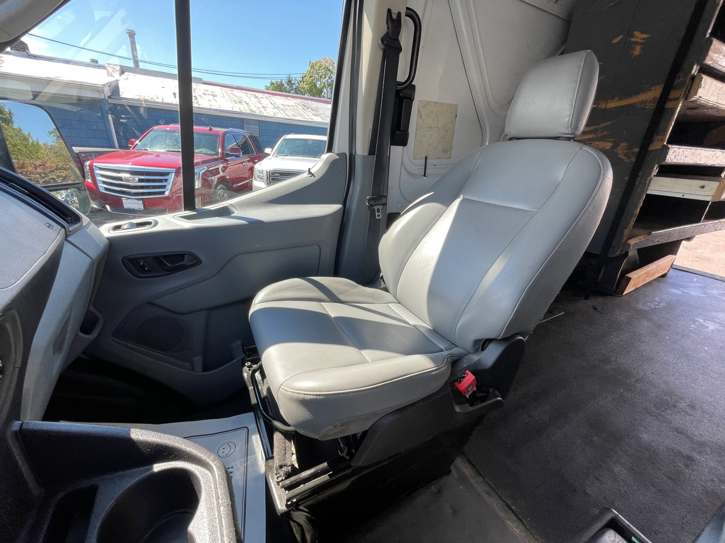 Used 2015 Ford Transit 250 130 Medium Roof RWD image 18