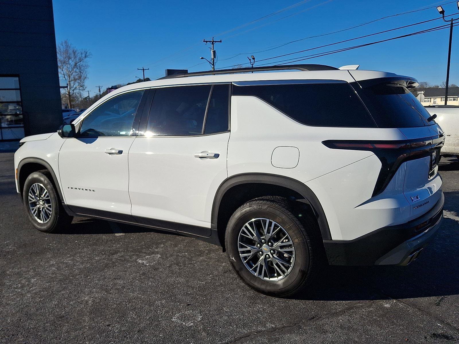 Used 2024 Chevrolet Traverse LT w/ LPO, Floor Liner Package image 6
