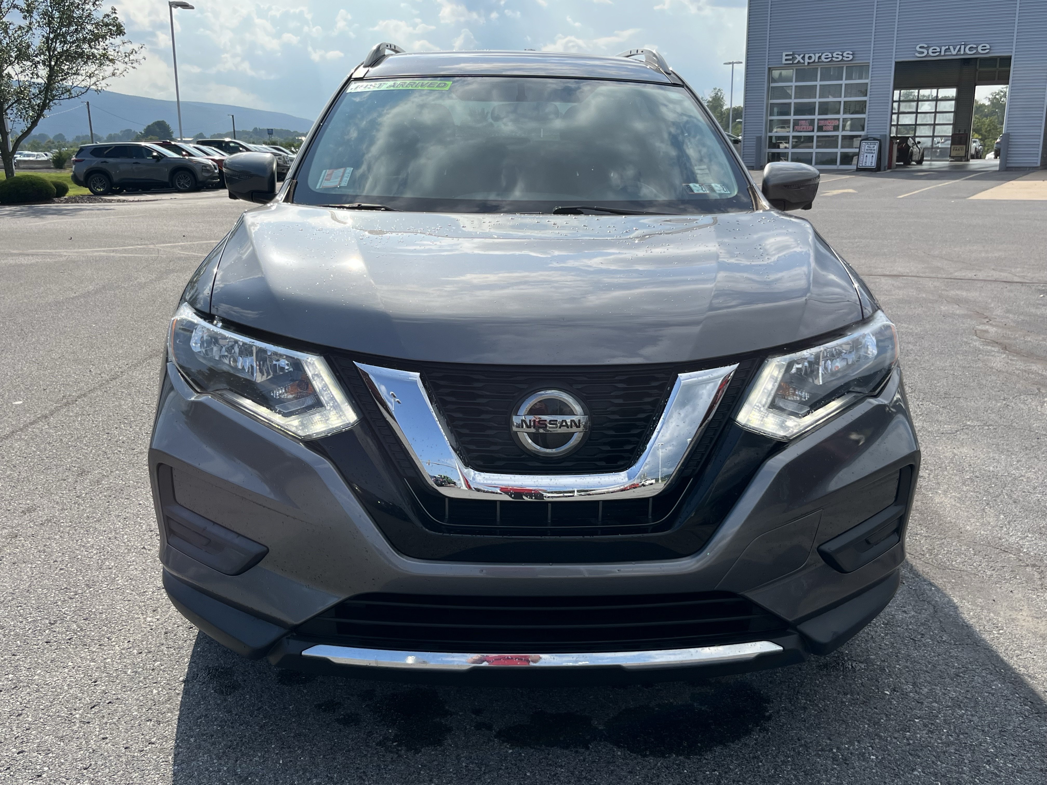 Used 2018 Nissan Rogue SV w/ Premium Package AWD/4WD image 12