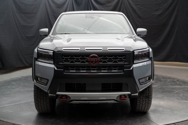 Used 2025 Nissan Frontier PRO-4X w/ Pro Convenience Package image 4