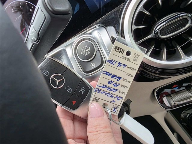 New 2025 Mercedes-Benz GLB 250 image 10