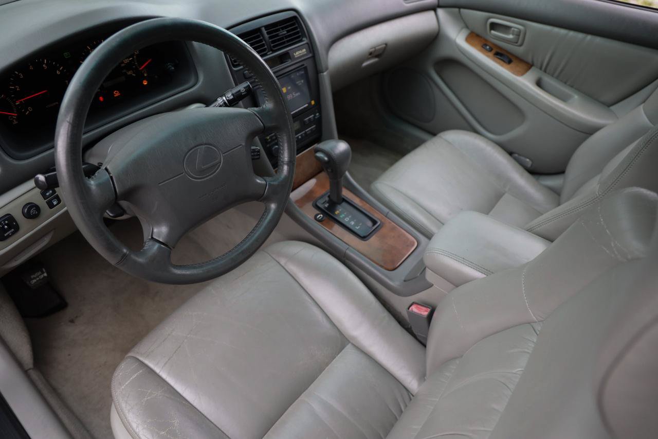 Used 1998 Lexus ES 330 w/ Leather Trim Pkg FWD image 4