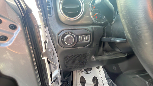 Certified 2019 Jeep Wrangler Unlimited Sahara AWD/4WD image 11