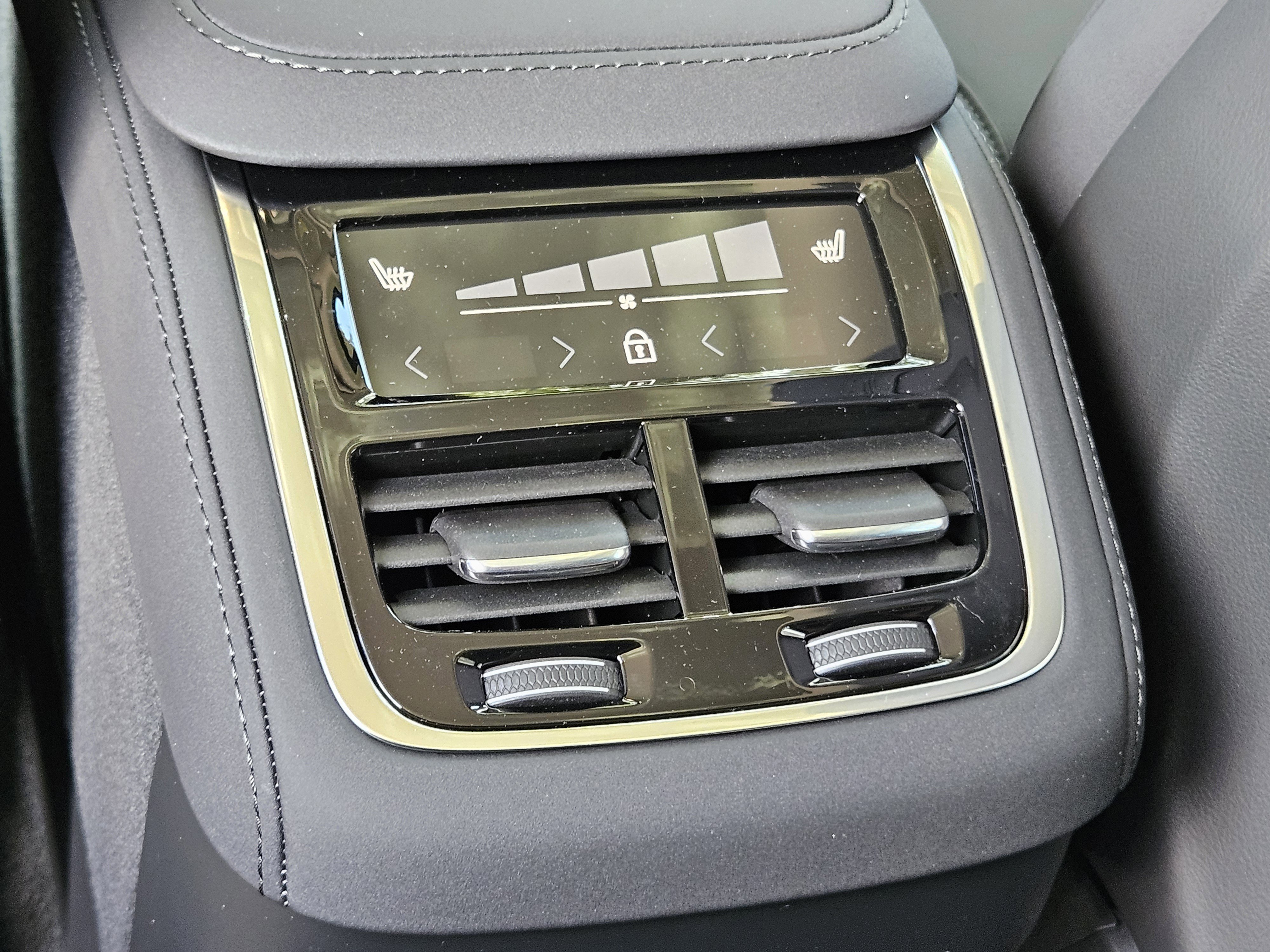 New 2026 Volvo XC90 B5 Plus image 20