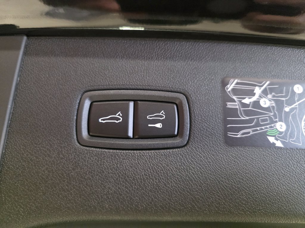 New 2026 Porsche Cayenne Turbo AWD/4WD image 18