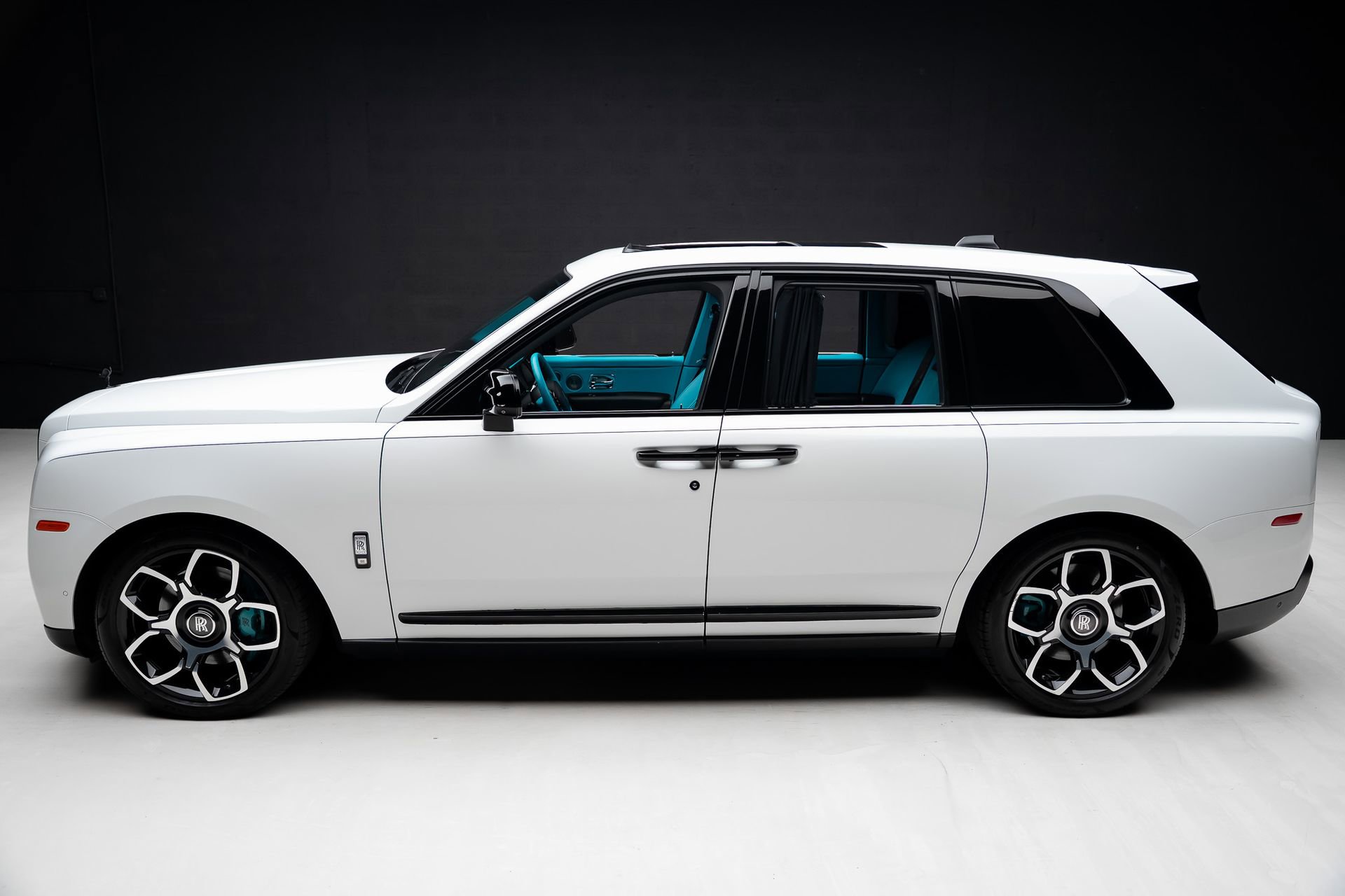 Used 2019 Rolls-Royce Cullinan AWD/4WD image 17