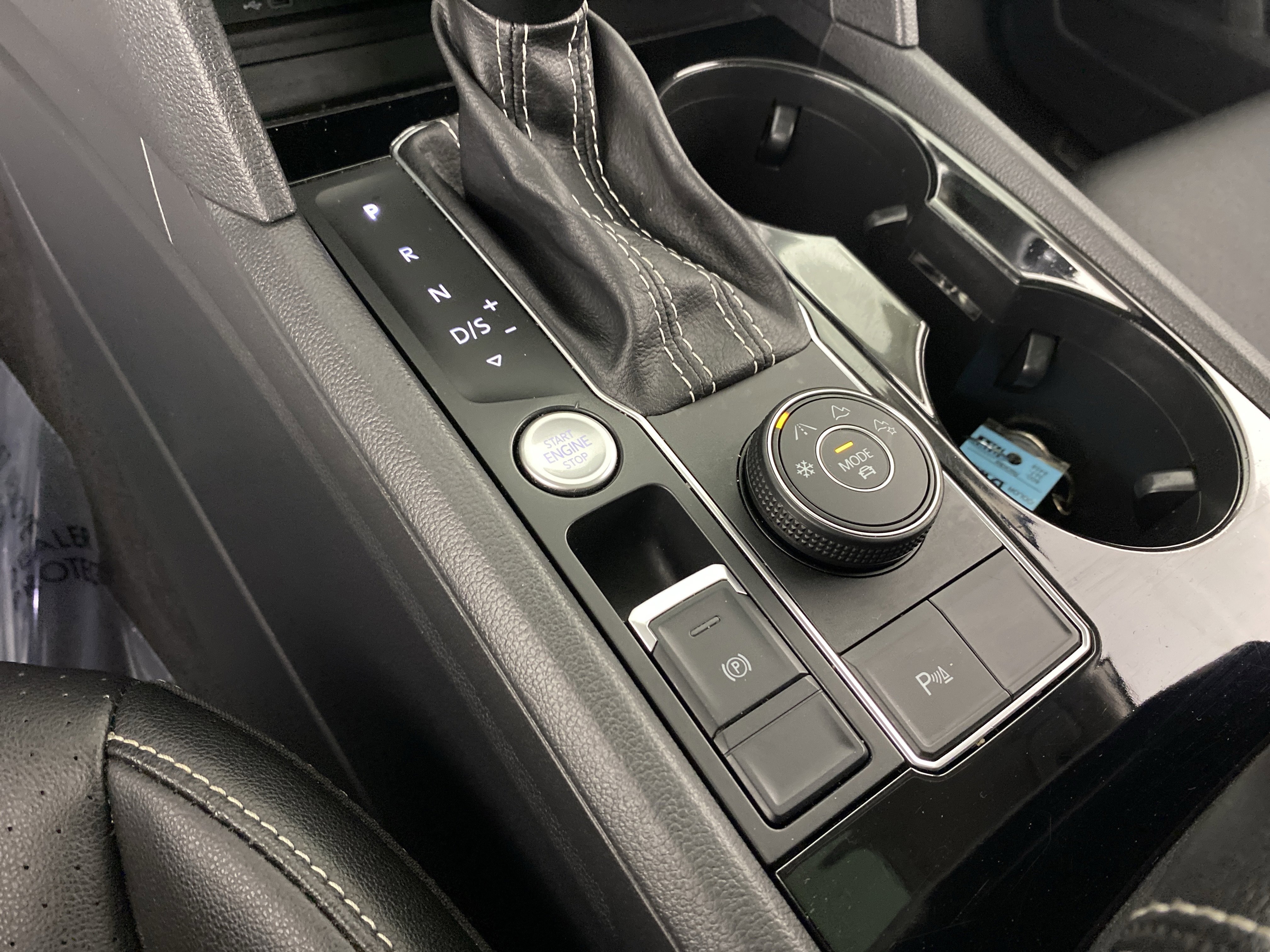 Used 2021 Volkswagen Atlas SEL R-Line image 27