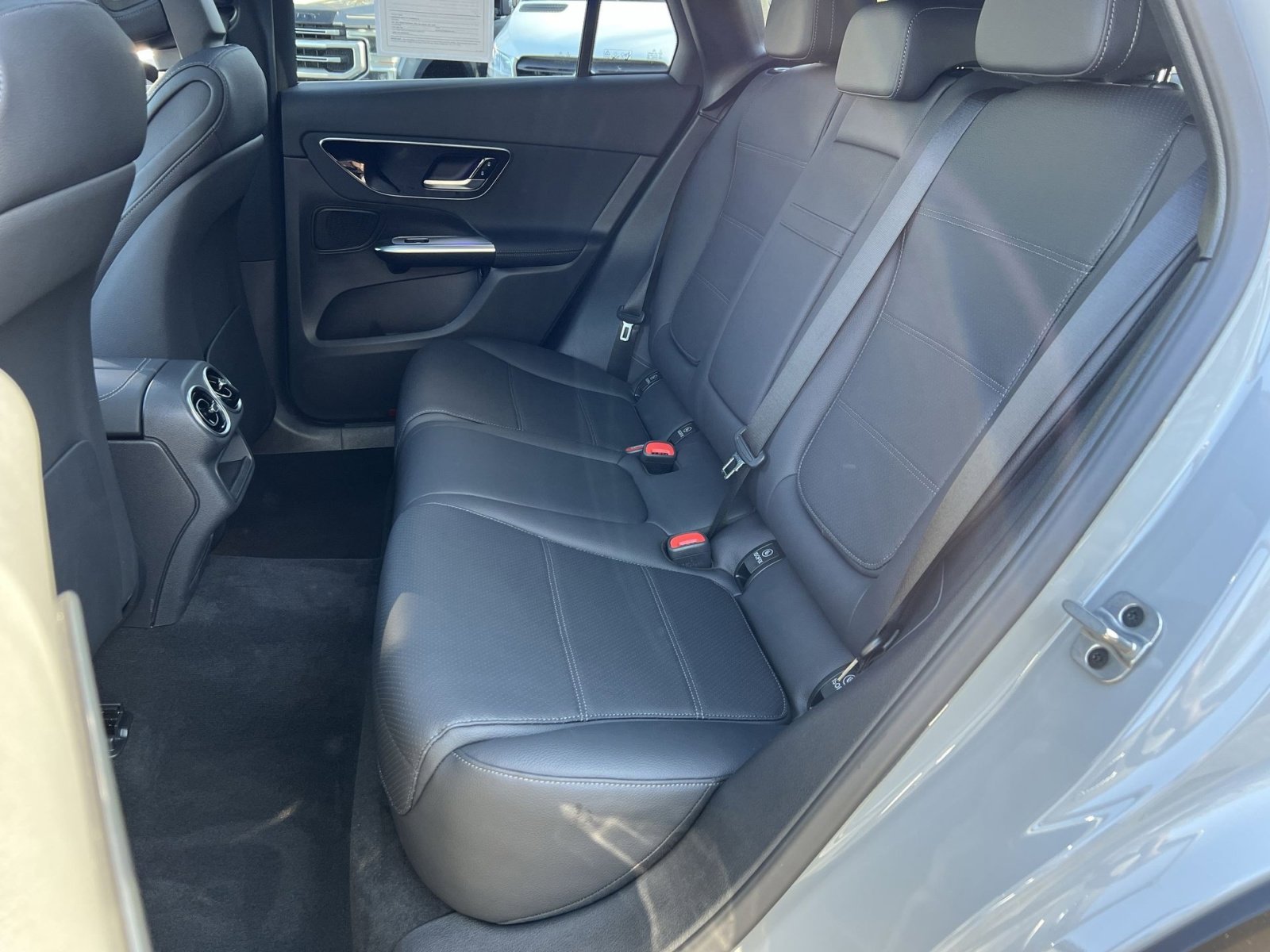 Used 2026 Mercedes-Benz GLC 300 4MATIC image 23