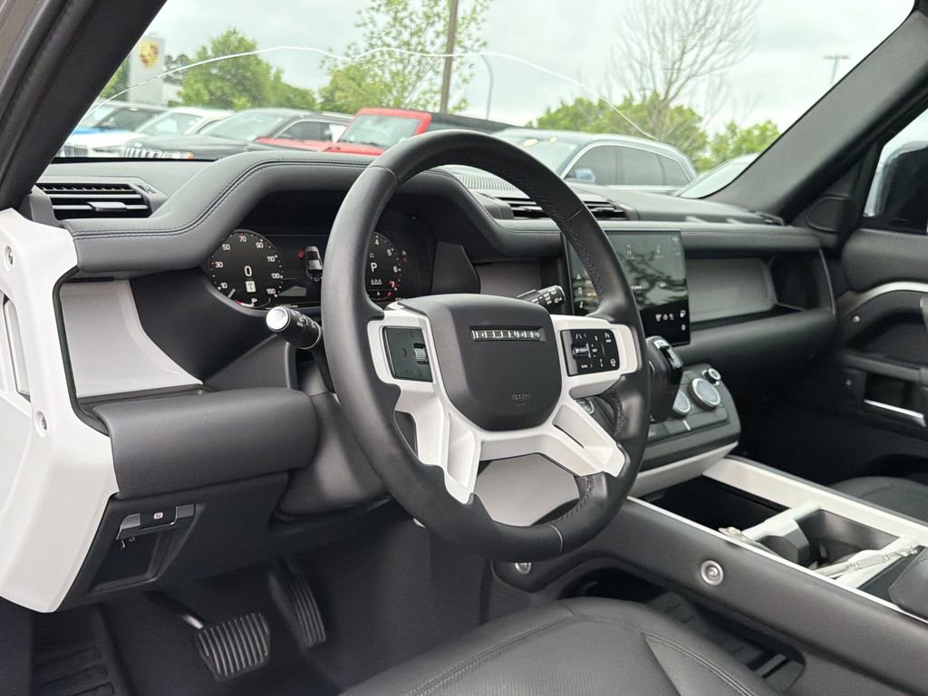 Used 2025 Land Rover Defender 110 S AWD/4WD image 10