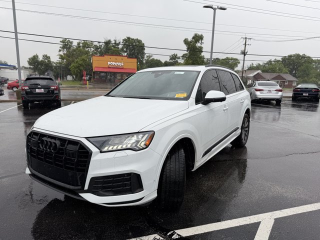 Used 2023 Audi Q7 2.0T Premium Plus w/ Premium Plus Package AWD/4WD image 2