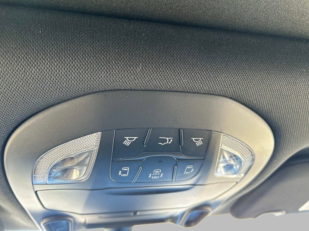 New 2026 Chrysler Pacifica Select image 11