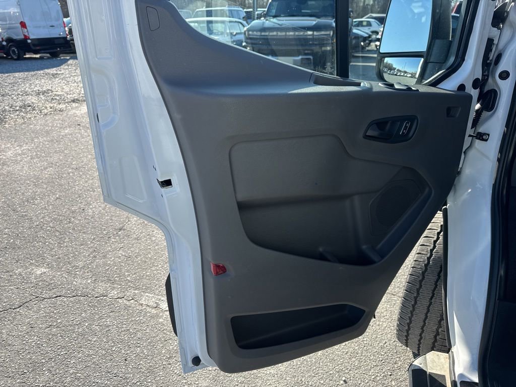Used 2024 Ford Transit 250 Low Roof w/ Exterior Upgrade Package RWD image 19