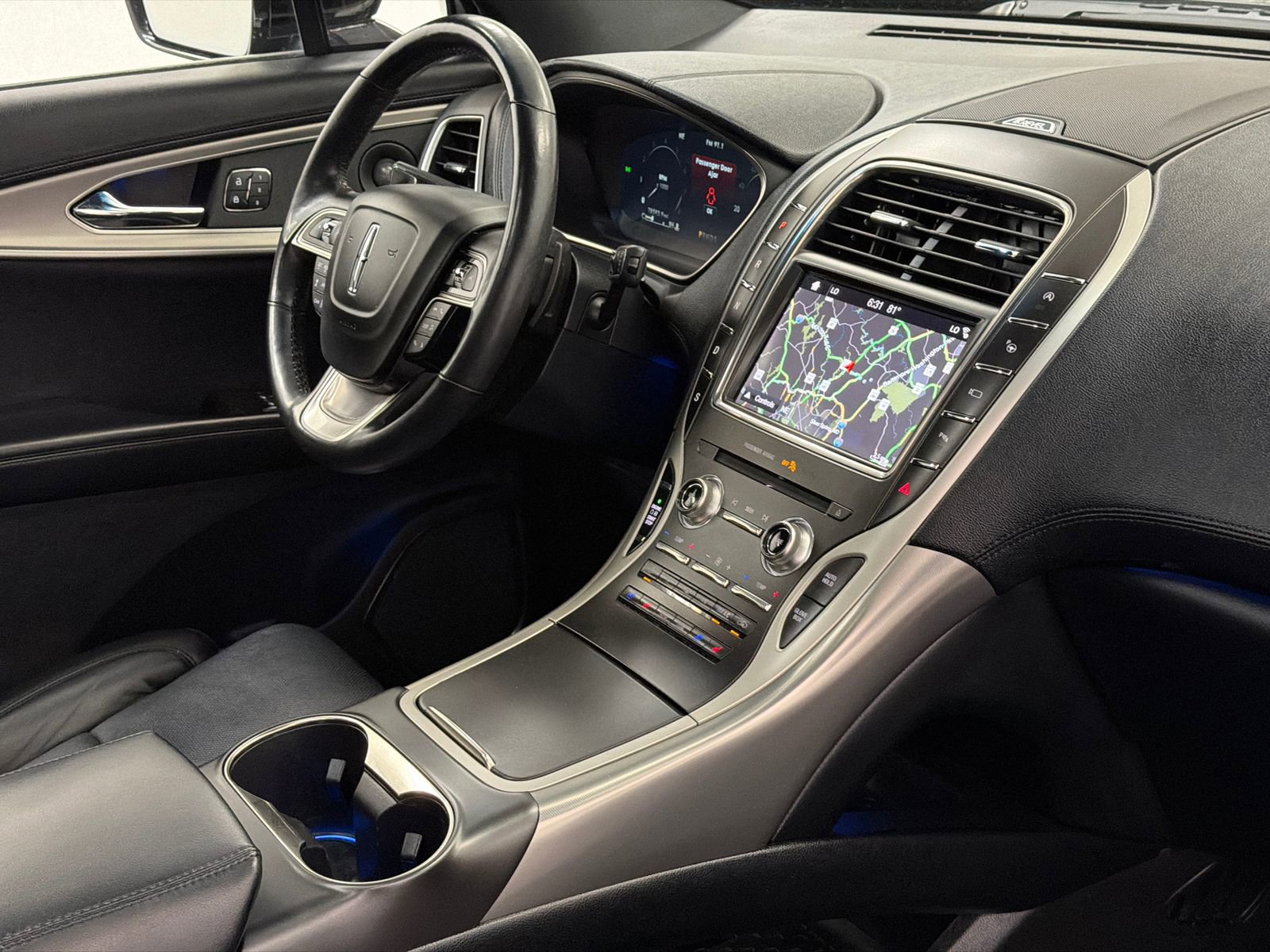 Used 2019 Lincoln Nautilus Reserve FWD image 10