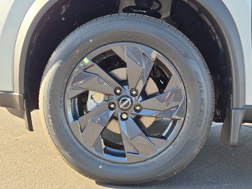 New 2026 Nissan Rogue SV FWD image 9
