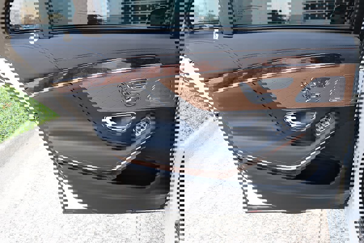 Used 2018 Mercedes-Benz S 560 4MATIC Sedan image 53