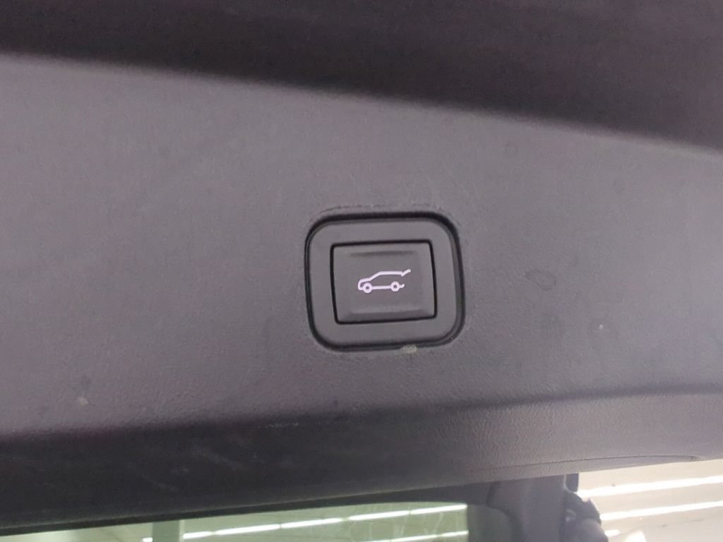 Used 2024 Cadillac Lyriq Sport AWD/4WD image 32
