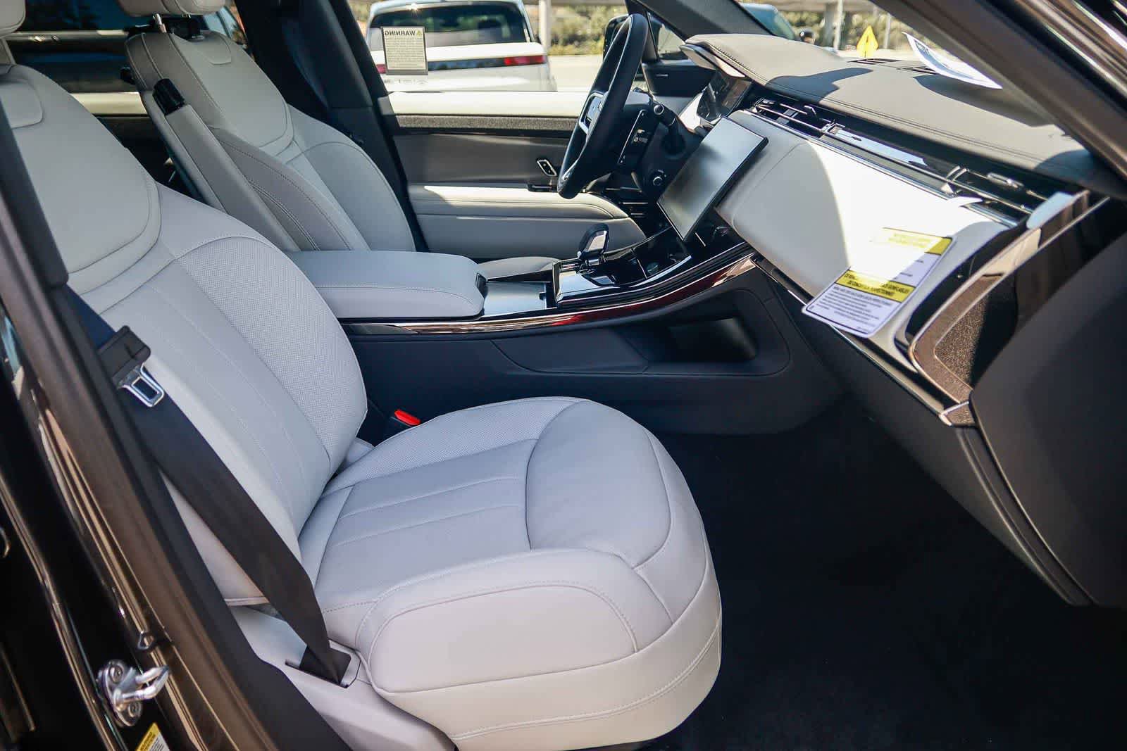 New 2026 Land Rover Range Rover Sport SE AWD/4WD image 17