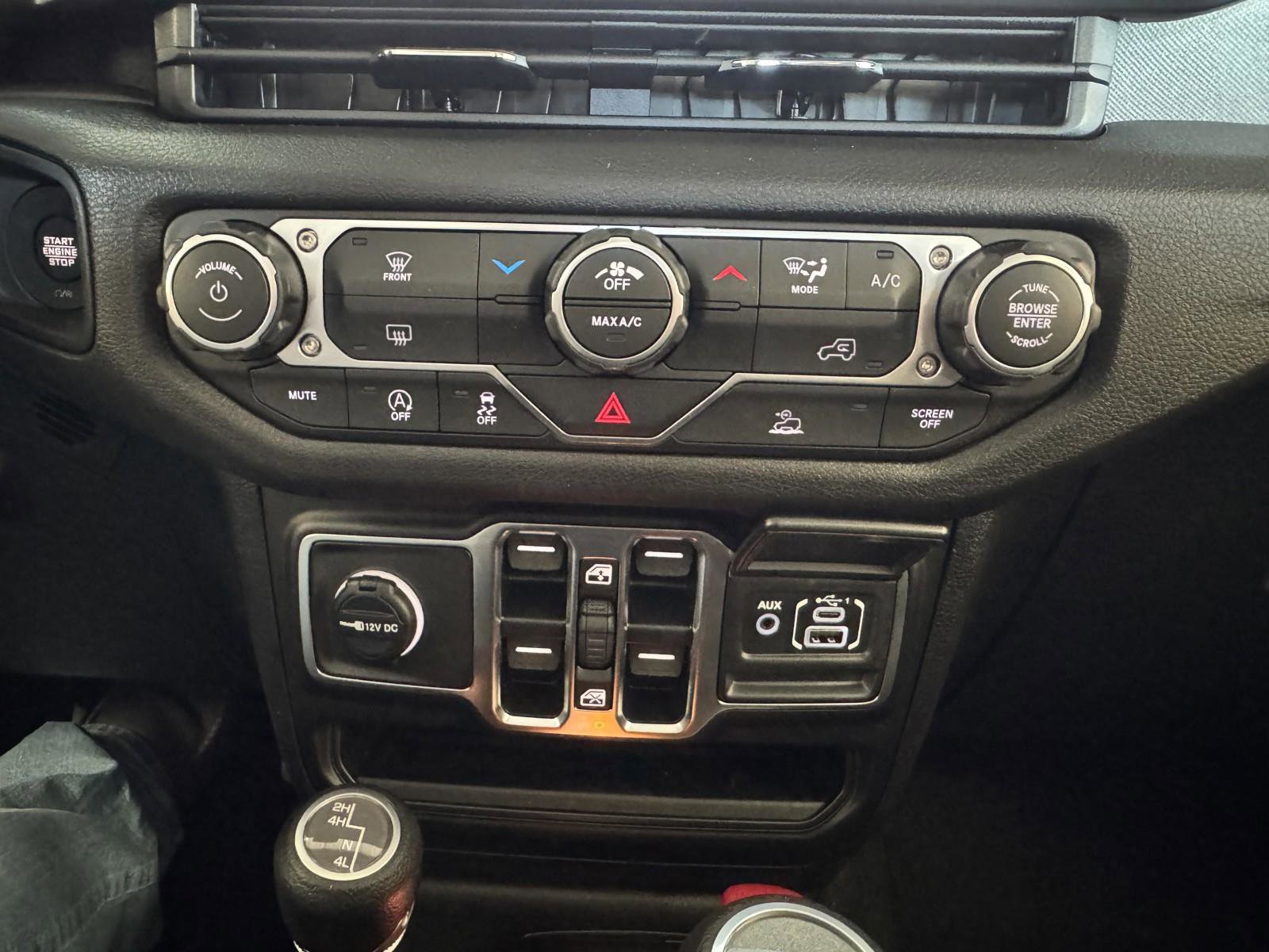 New 2026 Jeep Gladiator Sport image 13