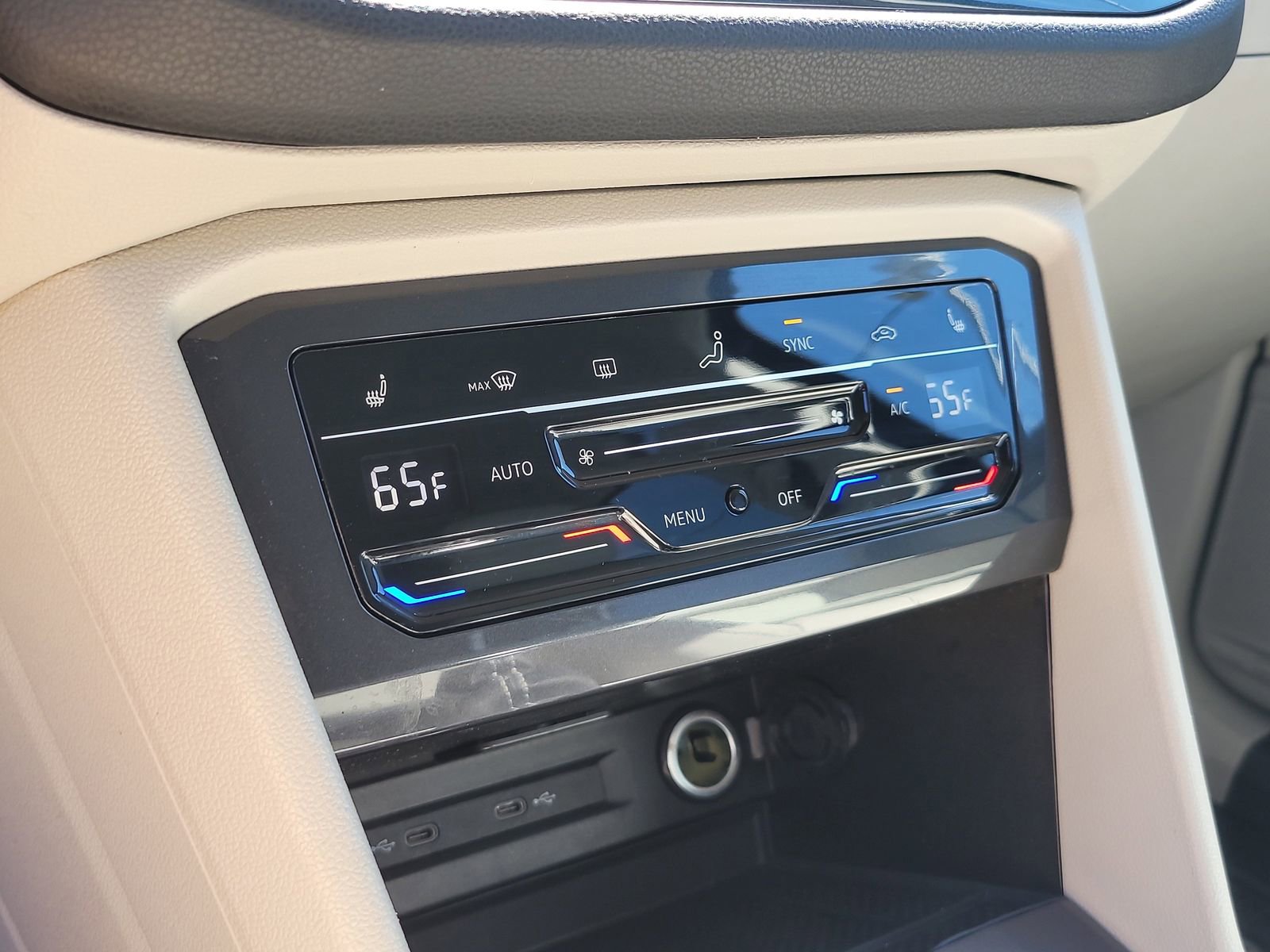 Used 2024 Volkswagen Tiguan SE image 22