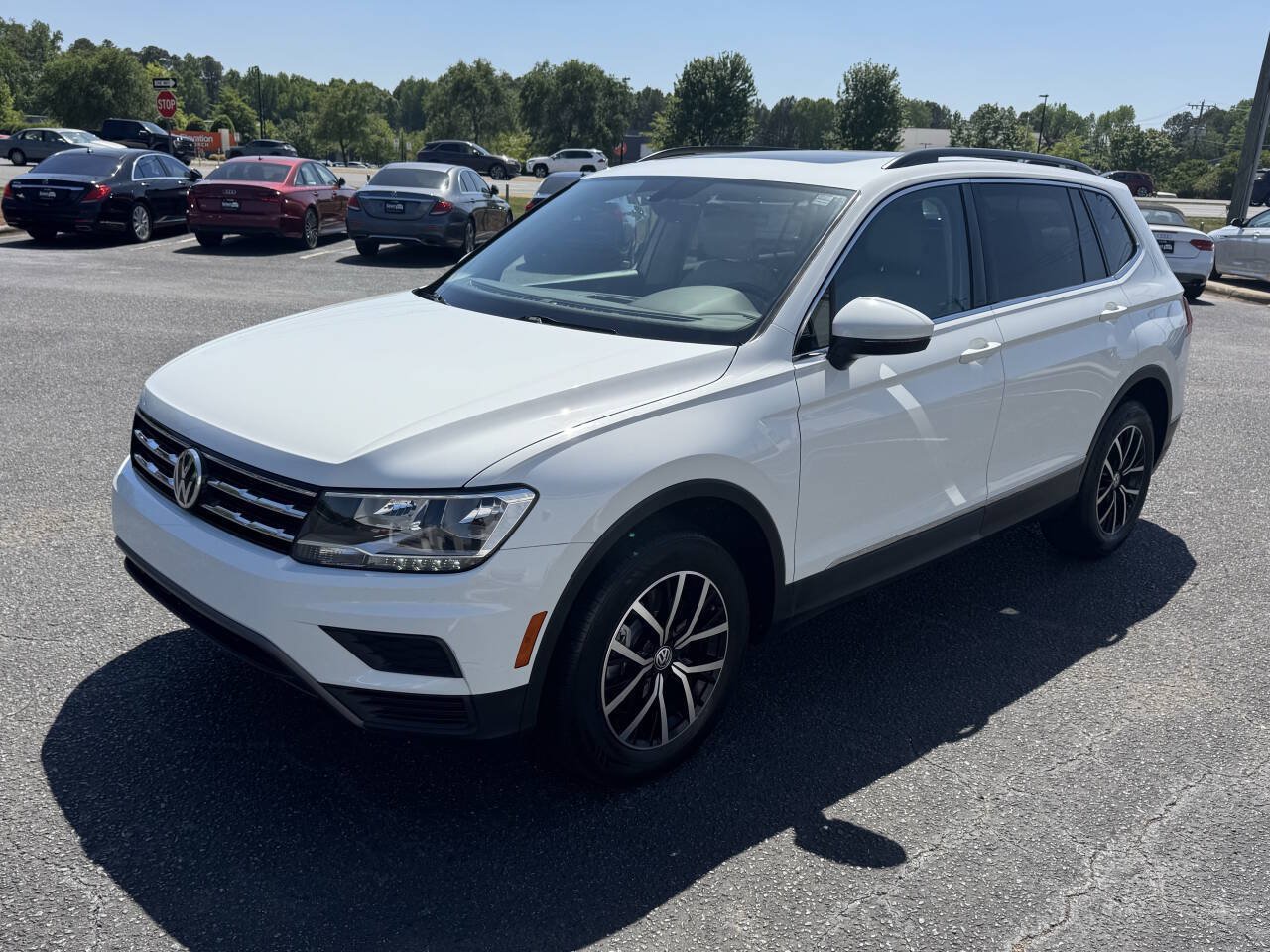 Used 2021 Volkswagen Tiguan SE FWD image 3