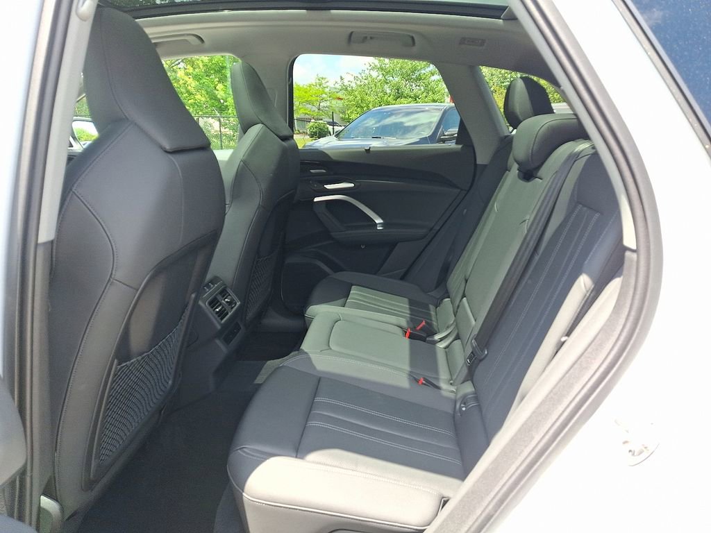 Used 2025 Audi Q5 Premium Plus w/ Premium Plus AWD/4WD image 10