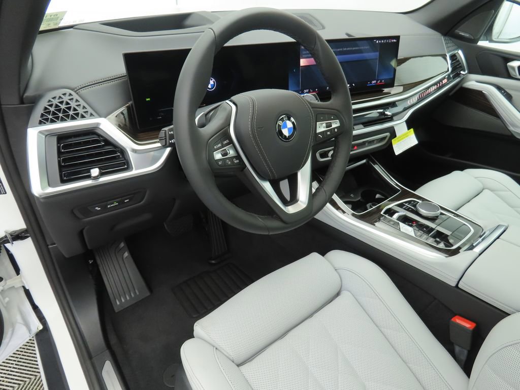 New 2026 BMW X5 sDrive40i w/ Premium Package image 9
