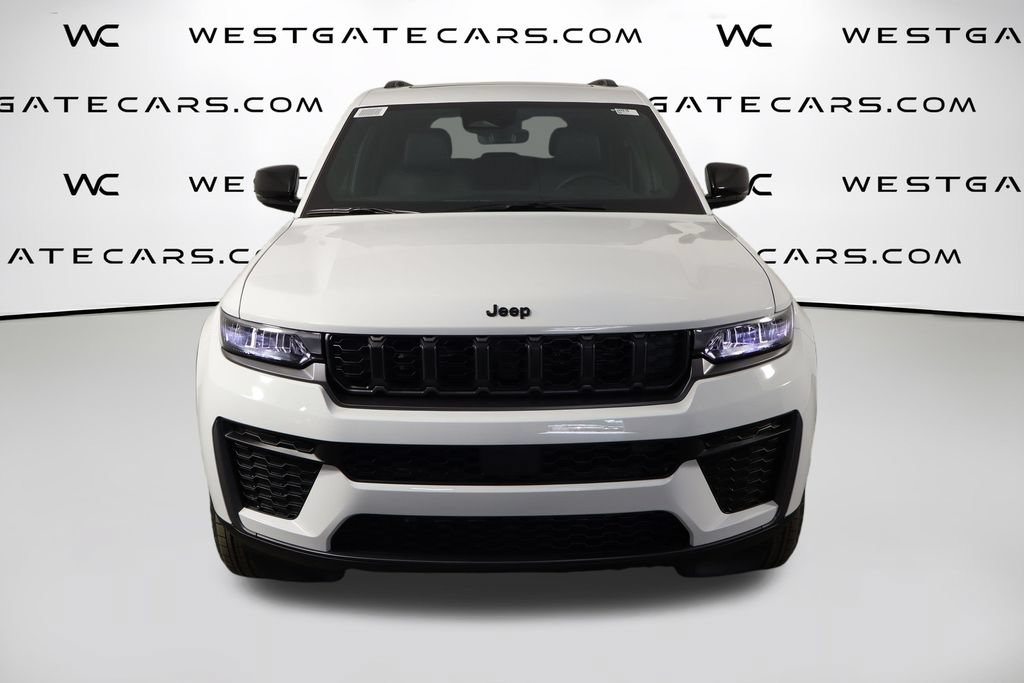 New 2026 Jeep Grand Cherokee Altitude AWD/4WD image 2