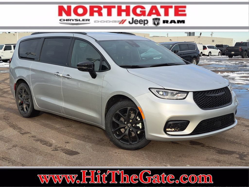New 2026 Chrysler Pacifica Select w/ S Appearance Package