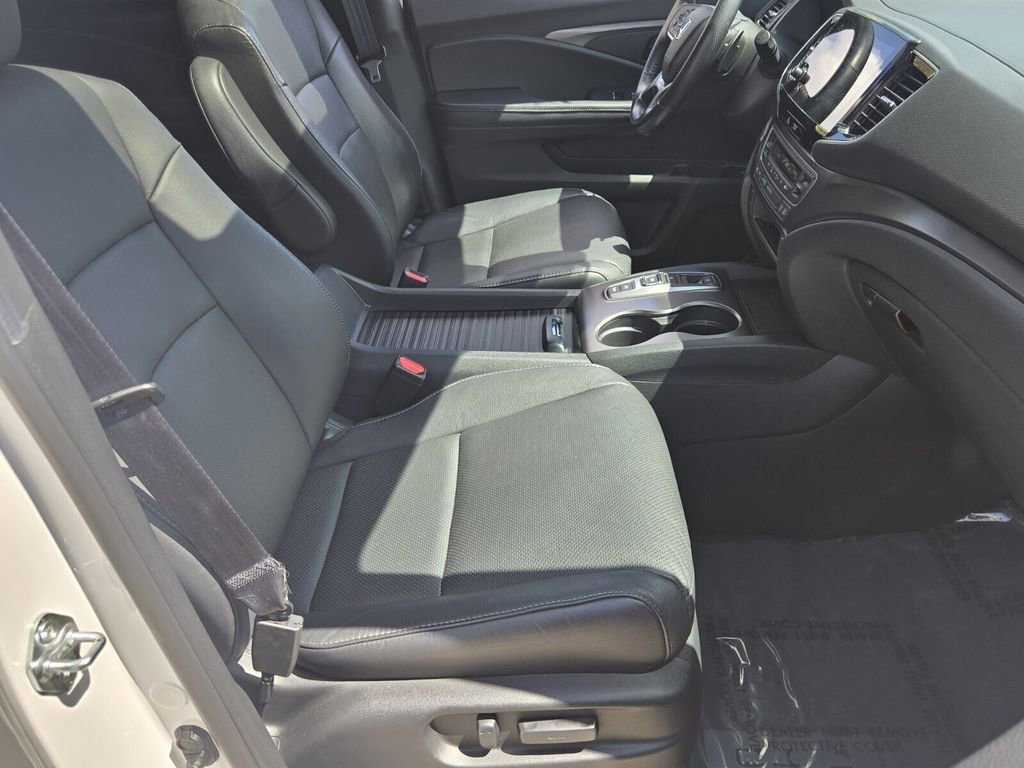 Certified 2023 Honda Passport EX-L image 17