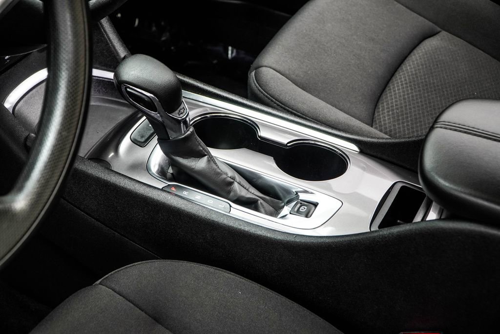 Used 2023 Chevrolet Malibu LT FWD image 19