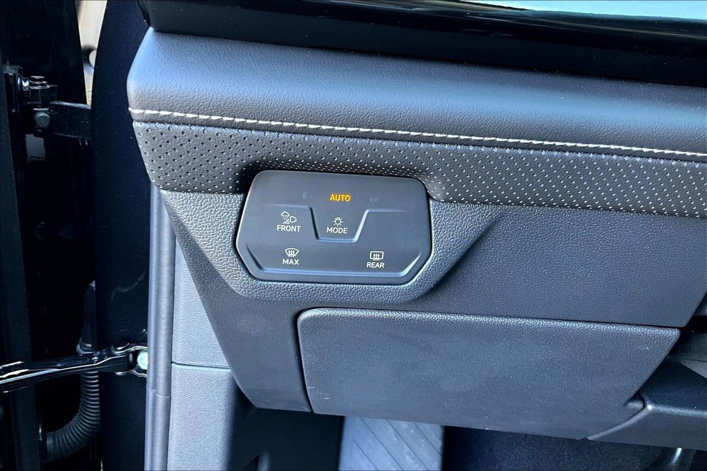 New 2026 Volkswagen Atlas SE image 16